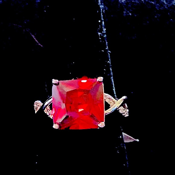 ❤️VALENTINES DAY❤️ Gorgeous 4.50 CT Infinity Ring. - Picture 3 of 8